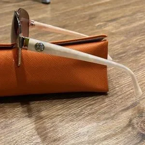 Tory Burch | Accessories | Aviator Sunnos | Poshmark display picture 1